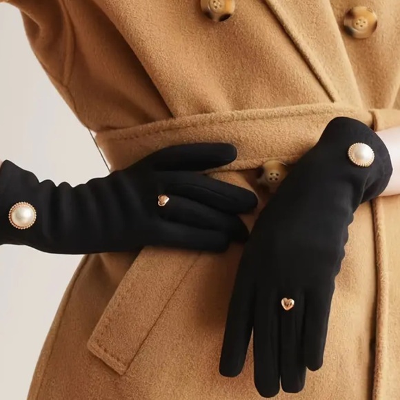 Boutique Accessories - Woman’s gloves